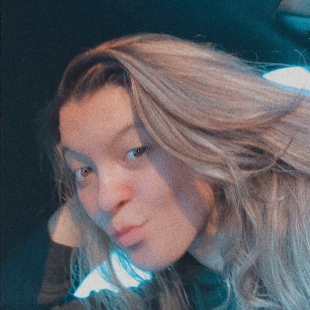 Meet your Posher, Nicole